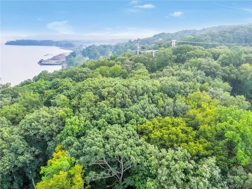3 Katavolos Drive /160-162 Mott Farm Road Tomkins Cove, NY 10980