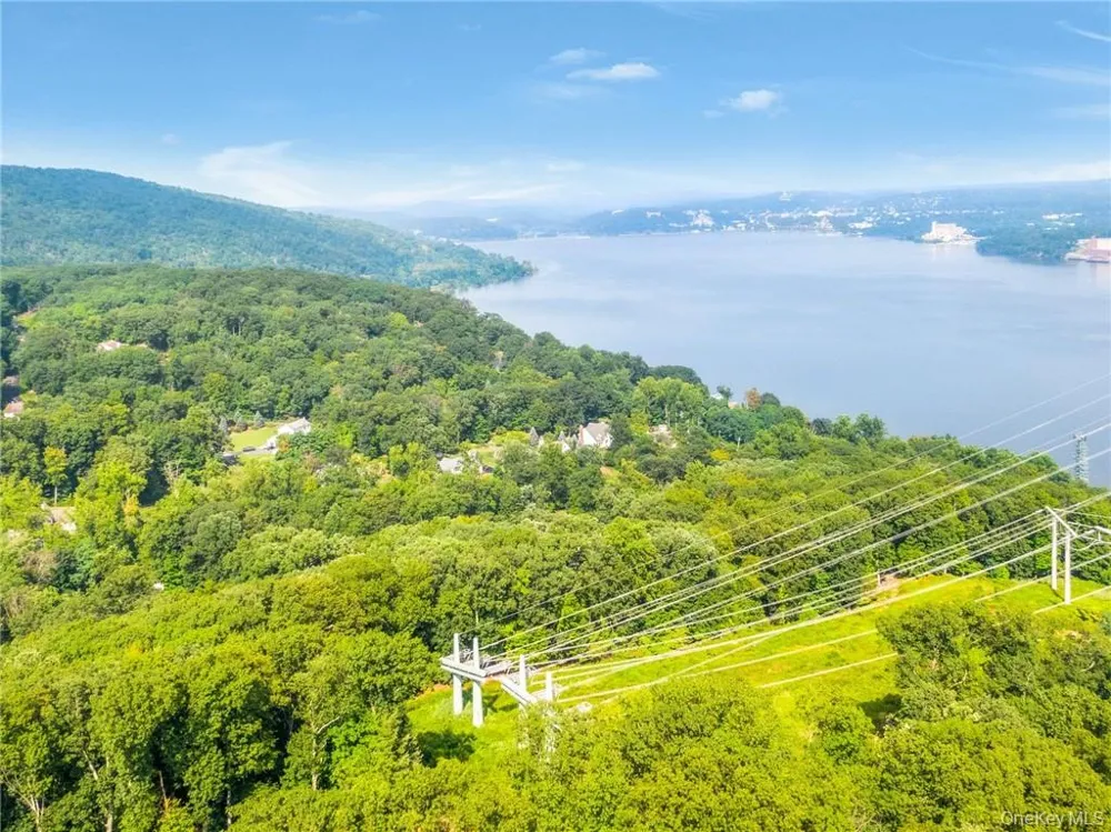 3 Katavolos Drive /160-162 Mott Farm Road Tomkins Cove, NY 10980