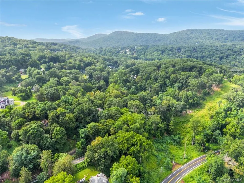 3 Katavolos Drive /160-162 Mott Farm Road Tomkins Cove, NY 10980