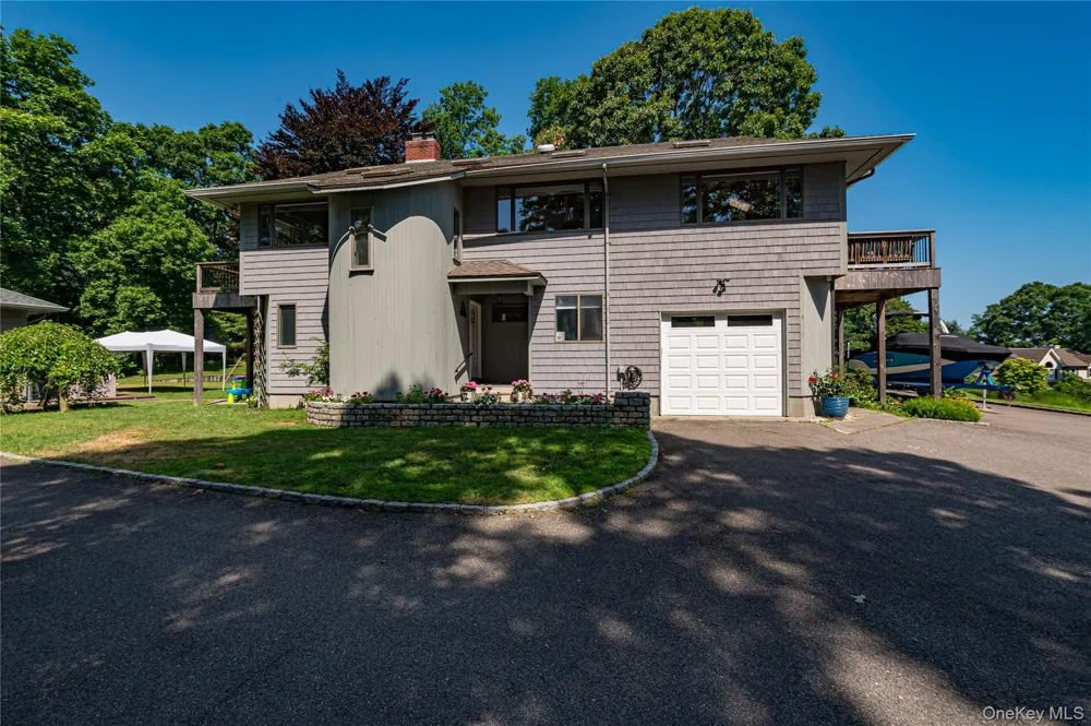 81 Manor Lane Jamesport, NY 11947