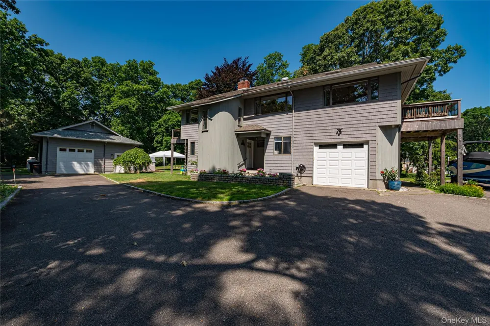 81 Manor Lane Jamesport, NY 11947