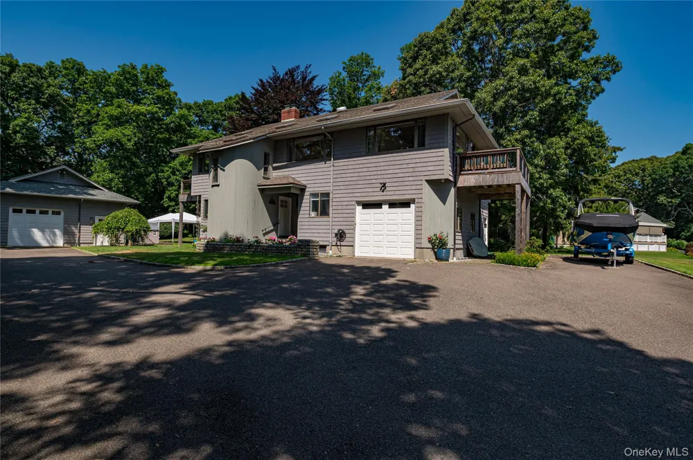81 Manor Lane Jamesport, NY 11947