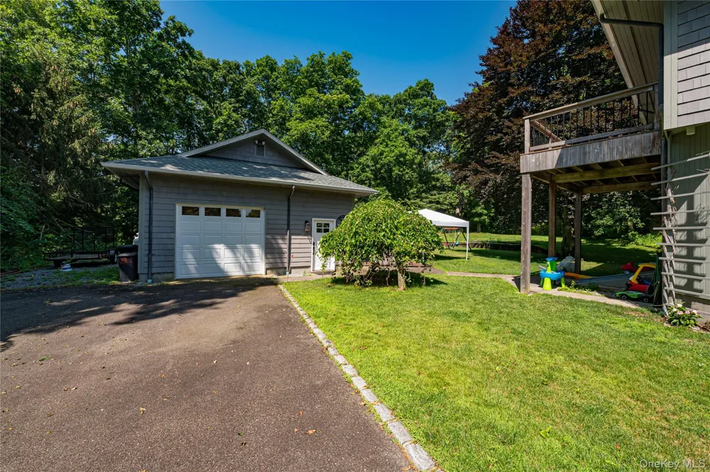 81 Manor Lane Jamesport, NY 11947