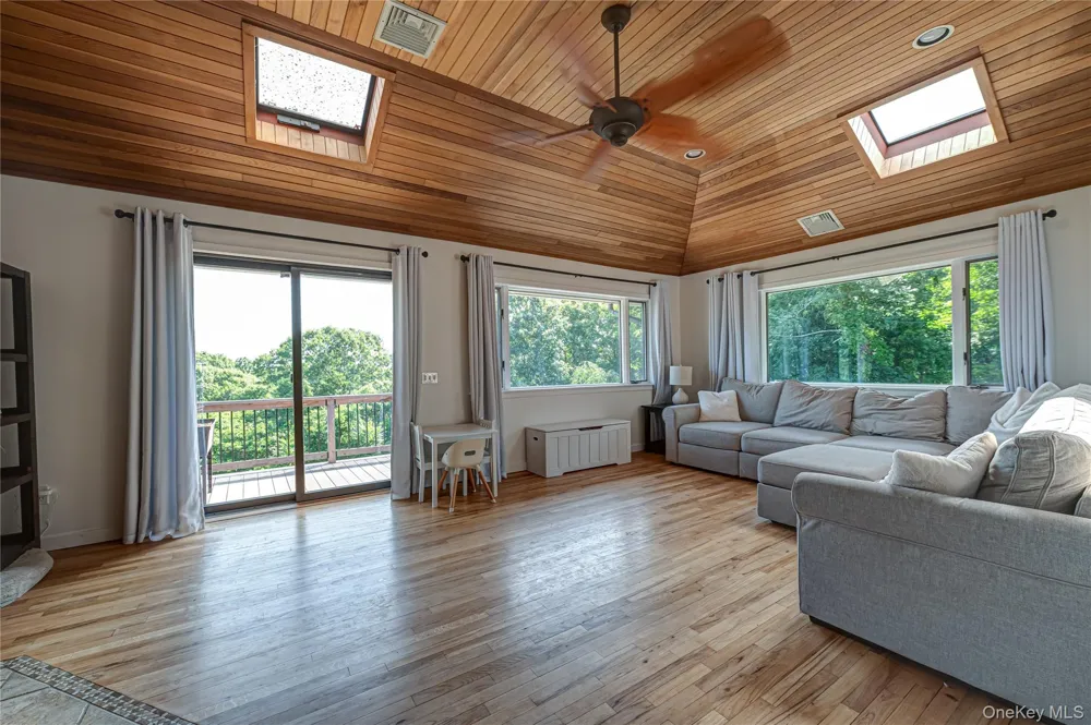 81 Manor Lane Jamesport, NY 11947