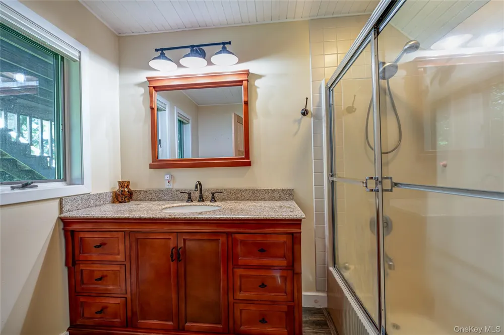 81 Manor Lane Jamesport, NY 11947