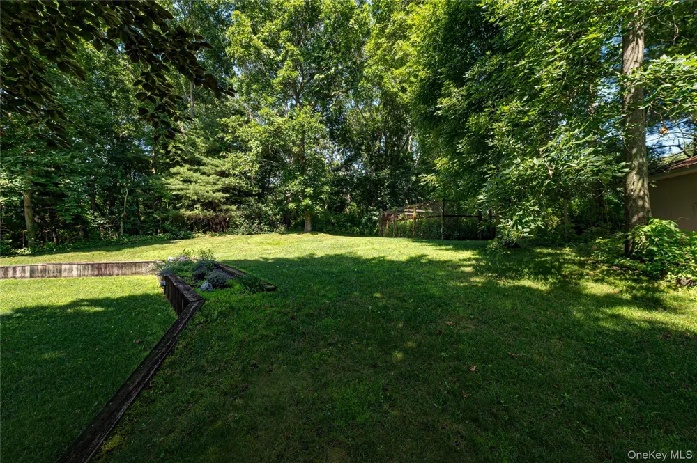 81 Manor Lane Jamesport, NY 11947