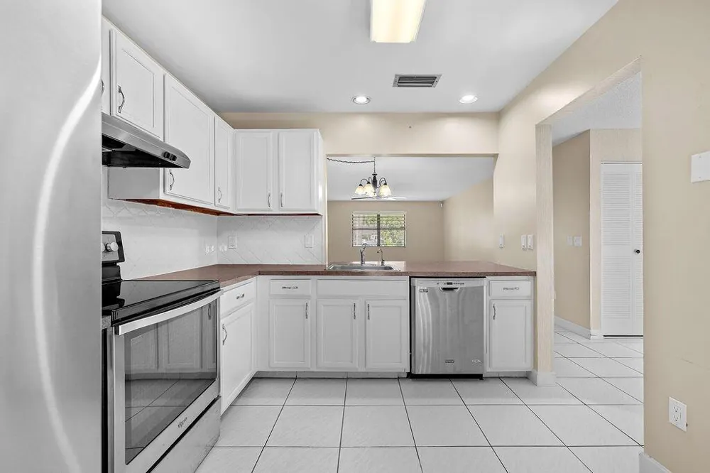 191 Mastic Tree Court Royal Palm Beach, FL 33411