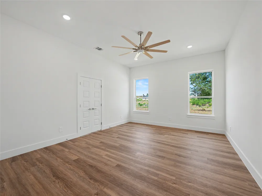 328 Slimp Bluff Avenue Azle, TX 76020