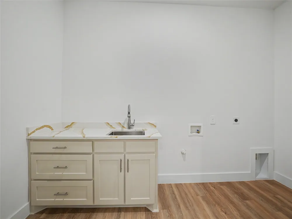 328 Slimp Bluff Avenue Azle, TX 76020