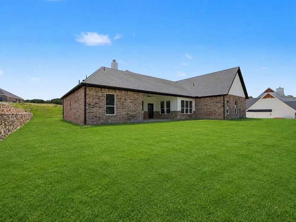 328 Slimp Bluff Avenue Azle, TX 76020