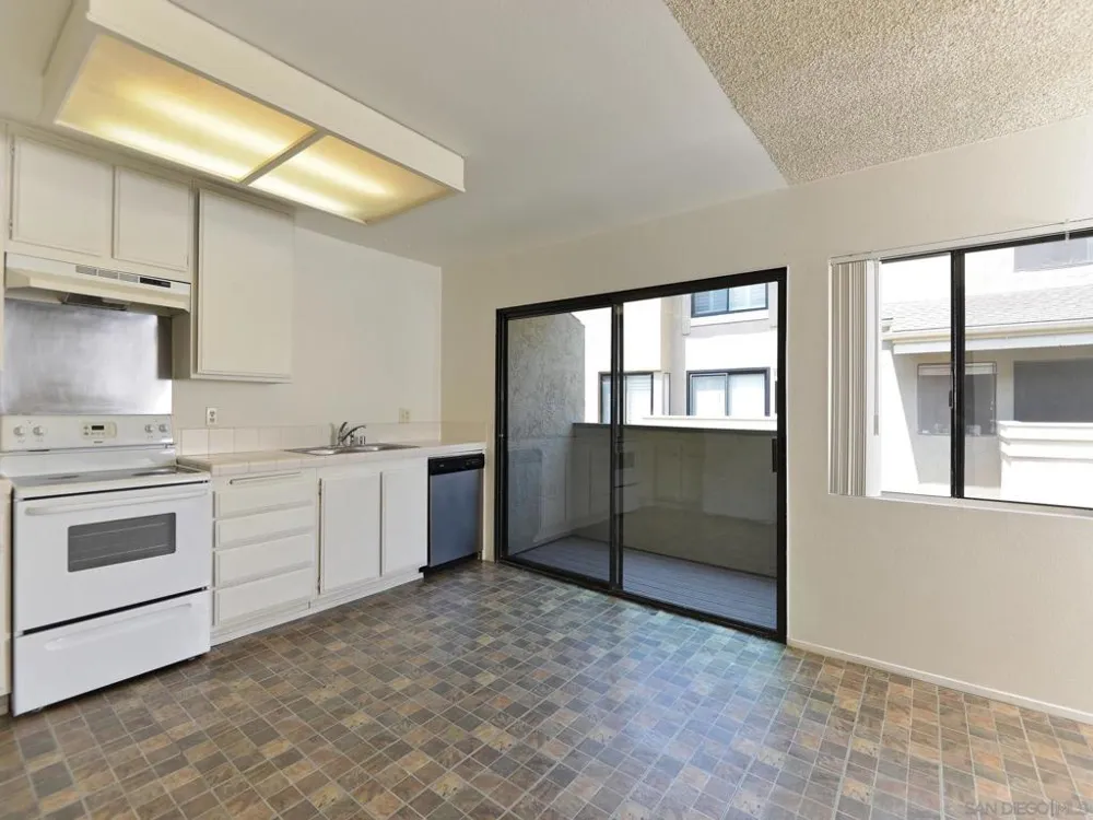 3211 Caminito Eastbluff ##9 La Jolla, CA 92037