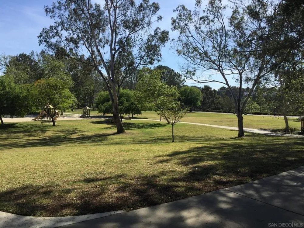 3211 Caminito Eastbluff ##9 La Jolla, CA 92037