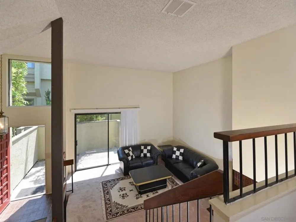 3211 Caminito Eastbluff ##9 La Jolla, CA 92037