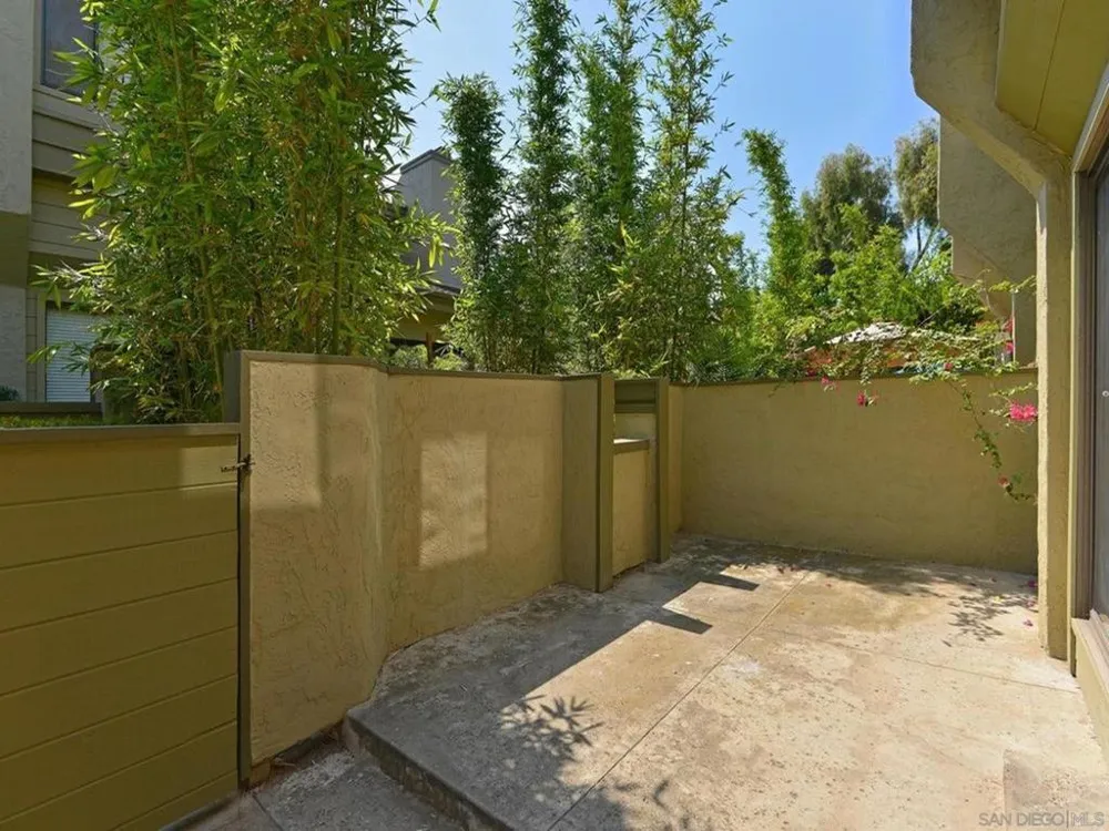 3211 Caminito Eastbluff ##9 La Jolla, CA 92037