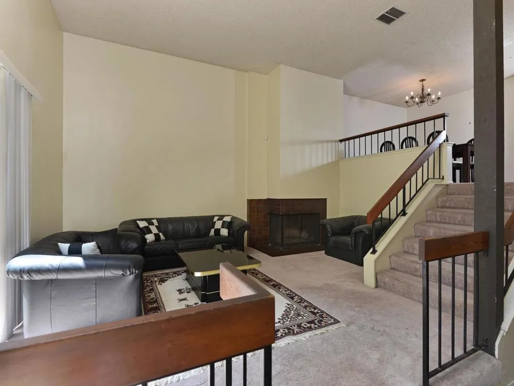 3211 Caminito Eastbluff ##9 La Jolla, CA 92037
