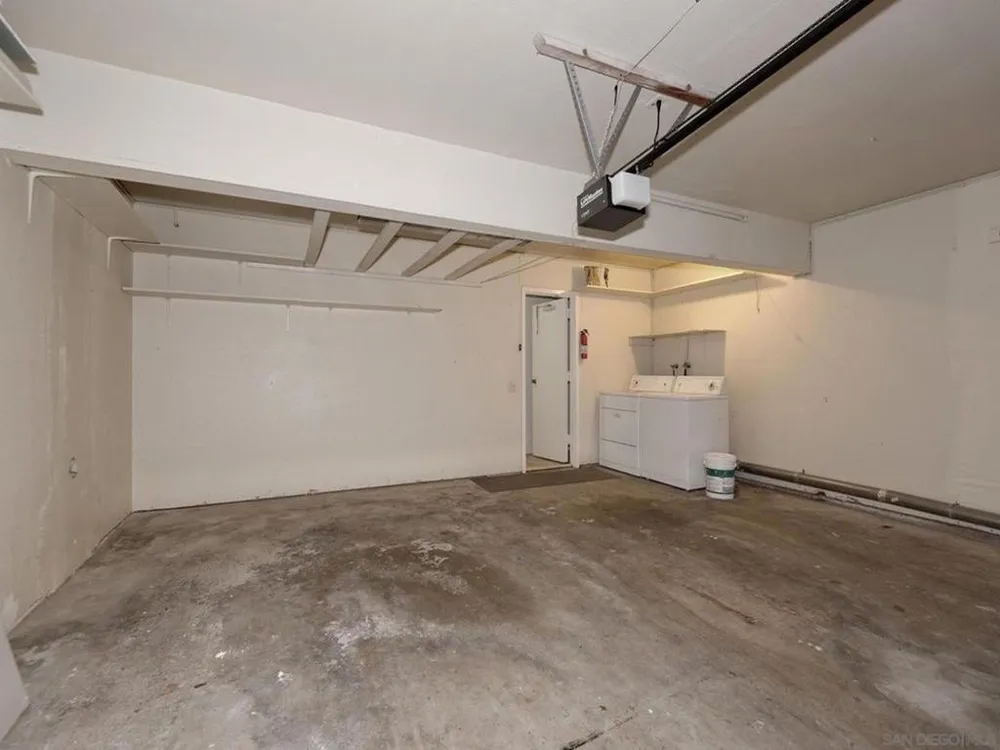 3211 Caminito Eastbluff ##9 La Jolla, CA 92037
