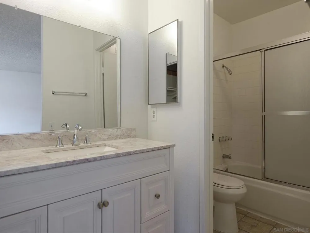 3211 Caminito Eastbluff ##9 La Jolla, CA 92037