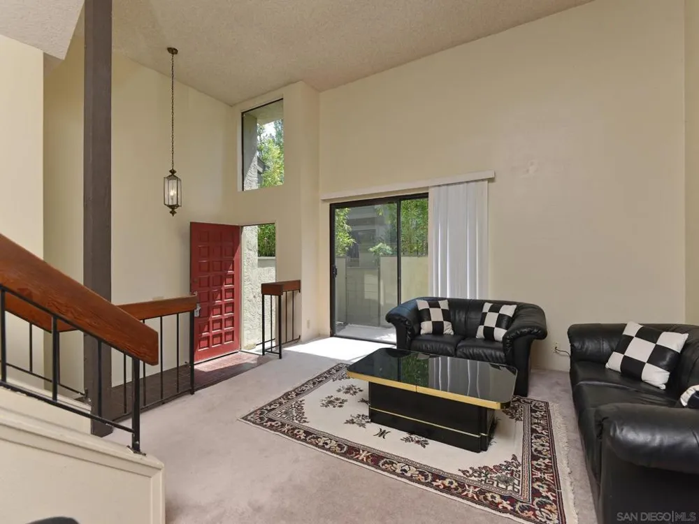 3211 Caminito Eastbluff ##9 La Jolla, CA 92037