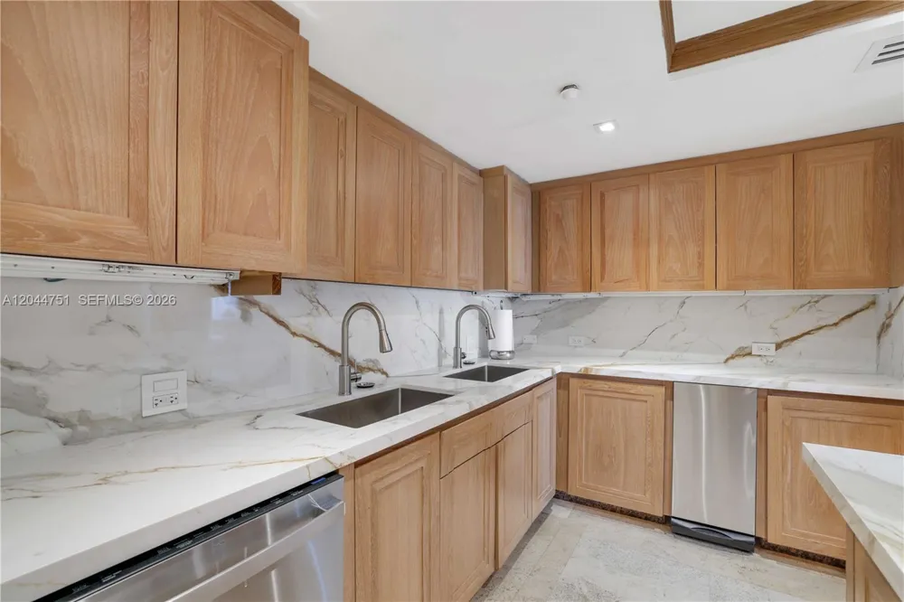 5025 Collins Ave #1103-1104-1105 Miami Beach, FL 33140