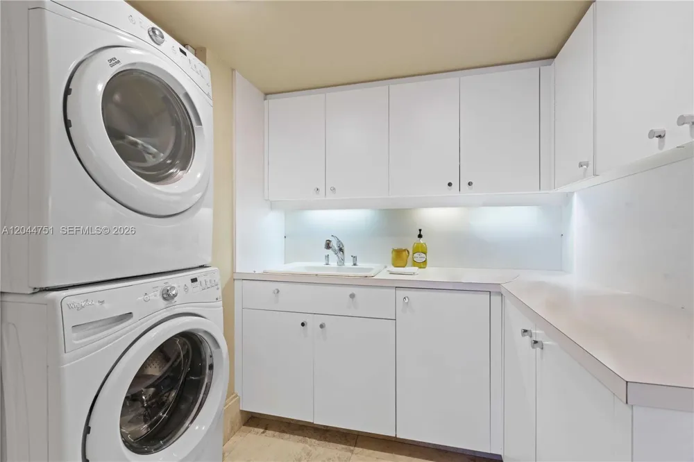 5025 Collins Ave #1103-1104-1105 Miami Beach, FL 33140