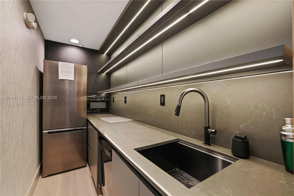 5025 Collins Ave #1103-1104-1105 Miami Beach, FL 33140