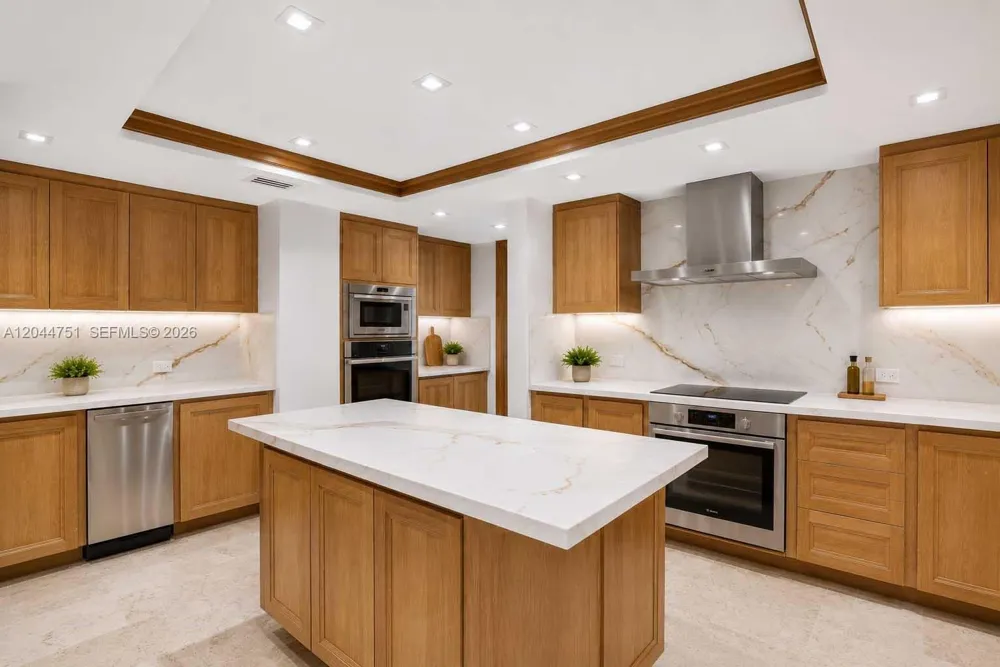 5025 Collins Ave #1103-1104-1105 Miami Beach, FL 33140