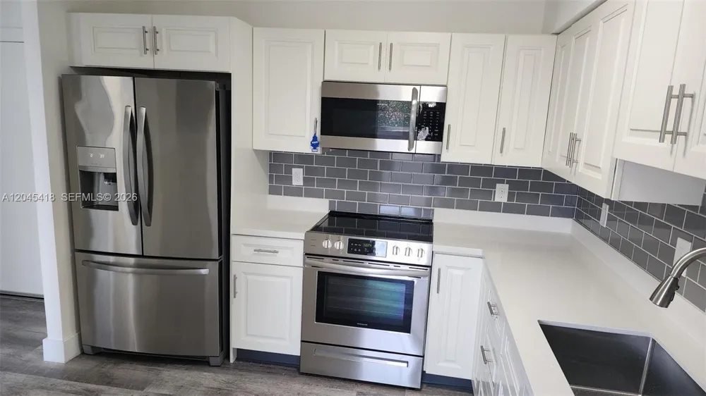 1075 93rd St #304 Bay Harbor Islands, FL 33154