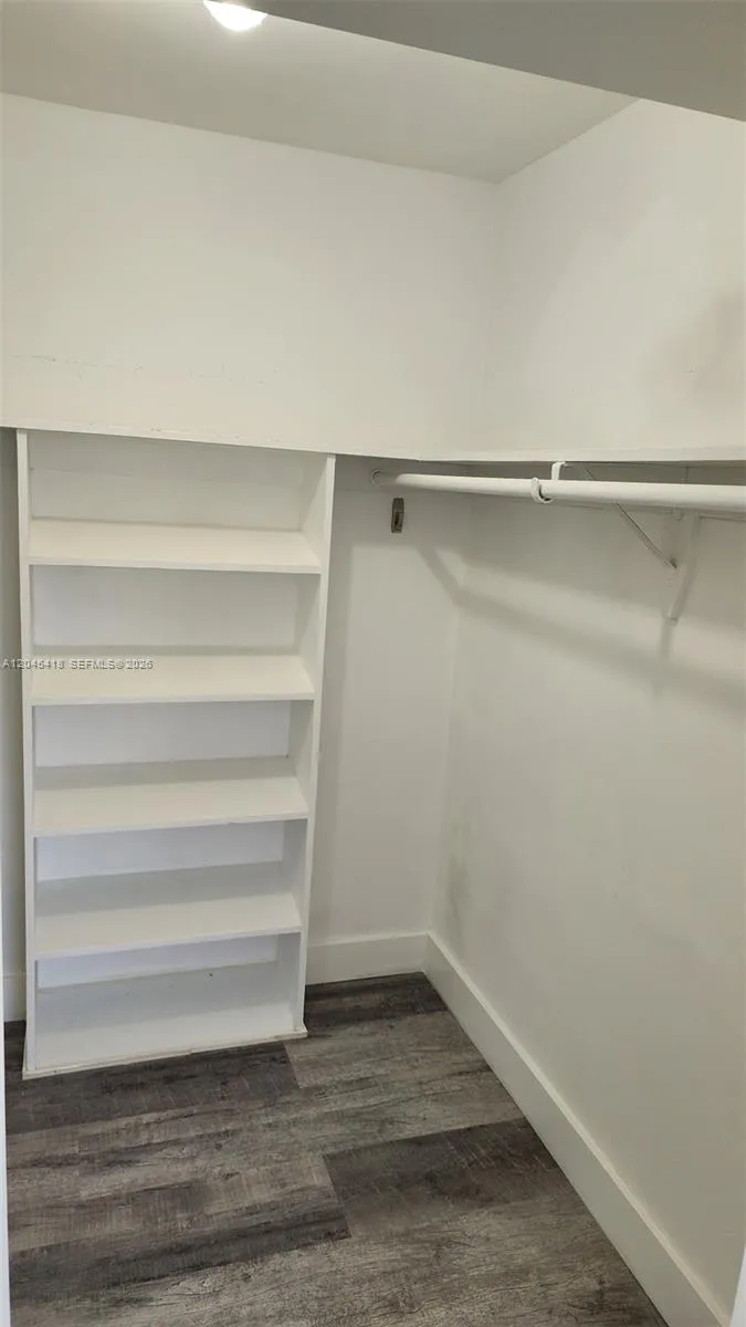 1075 93rd St #304 Bay Harbor Islands, FL 33154