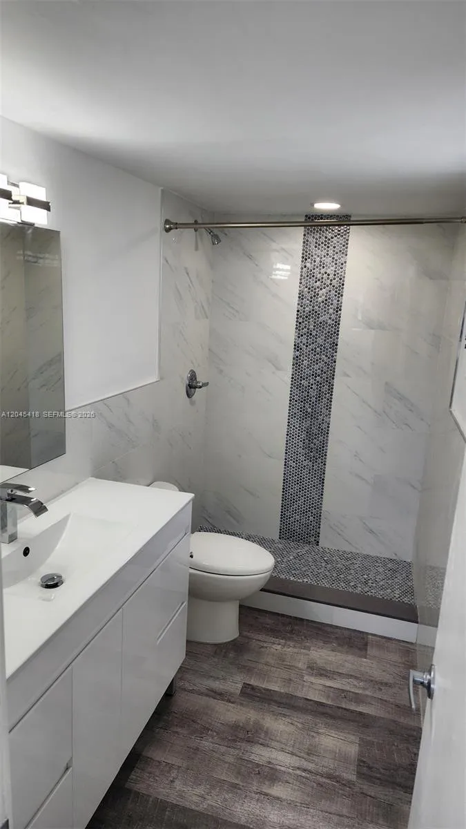 1075 93rd St #304 Bay Harbor Islands, FL 33154