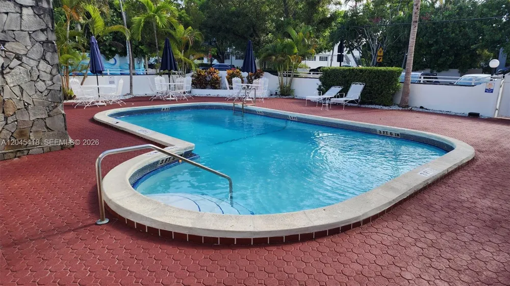 1075 93rd St #304 Bay Harbor Islands, FL 33154