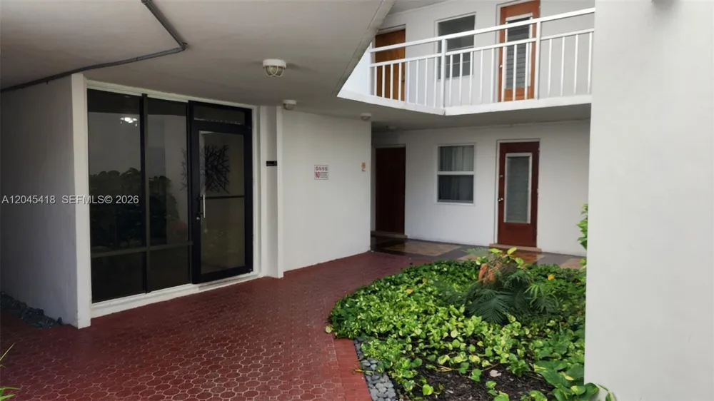 1075 93rd St #304 Bay Harbor Islands, FL 33154