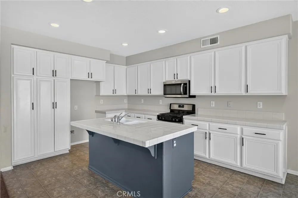 1512 Leland Beaumont, CA 92223