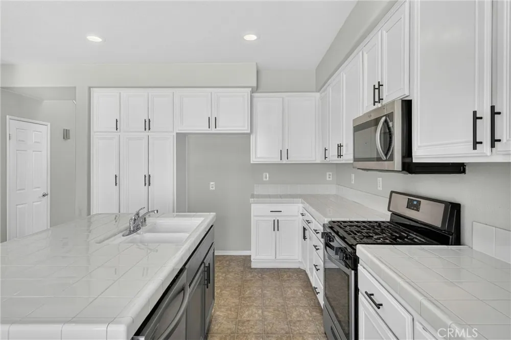 1512 Leland Beaumont, CA 92223