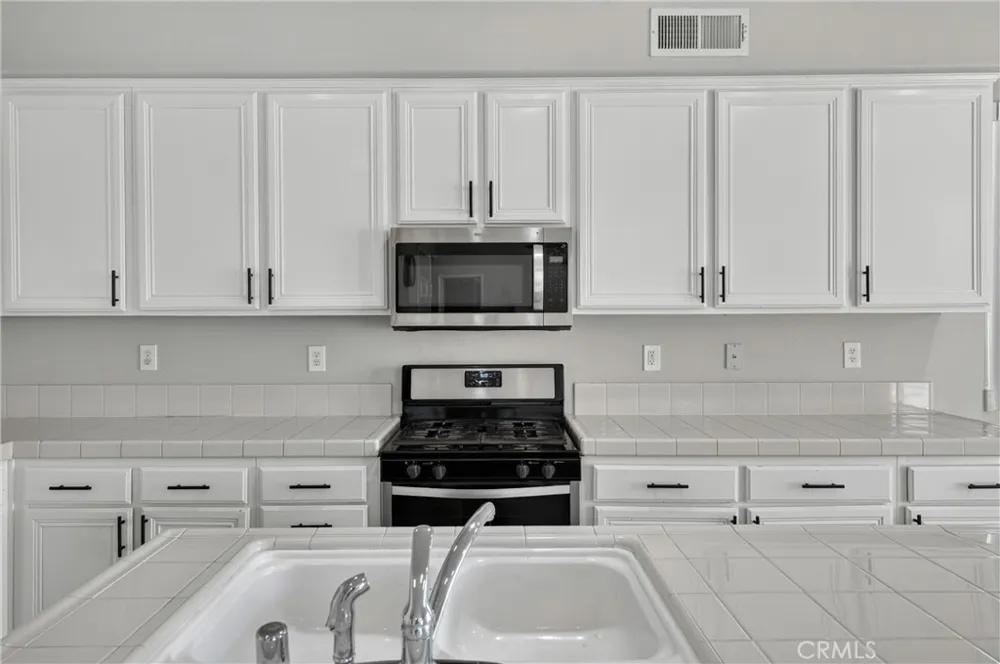 1512 Leland Beaumont, CA 92223