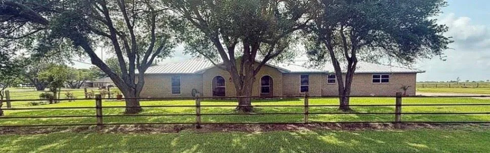 1201 Fm 1862 Blessing, TX 77419