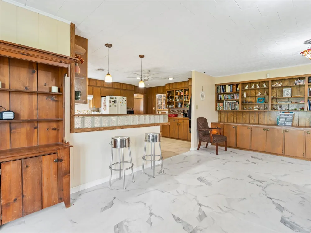 1201 Fm 1862 Blessing, TX 77419