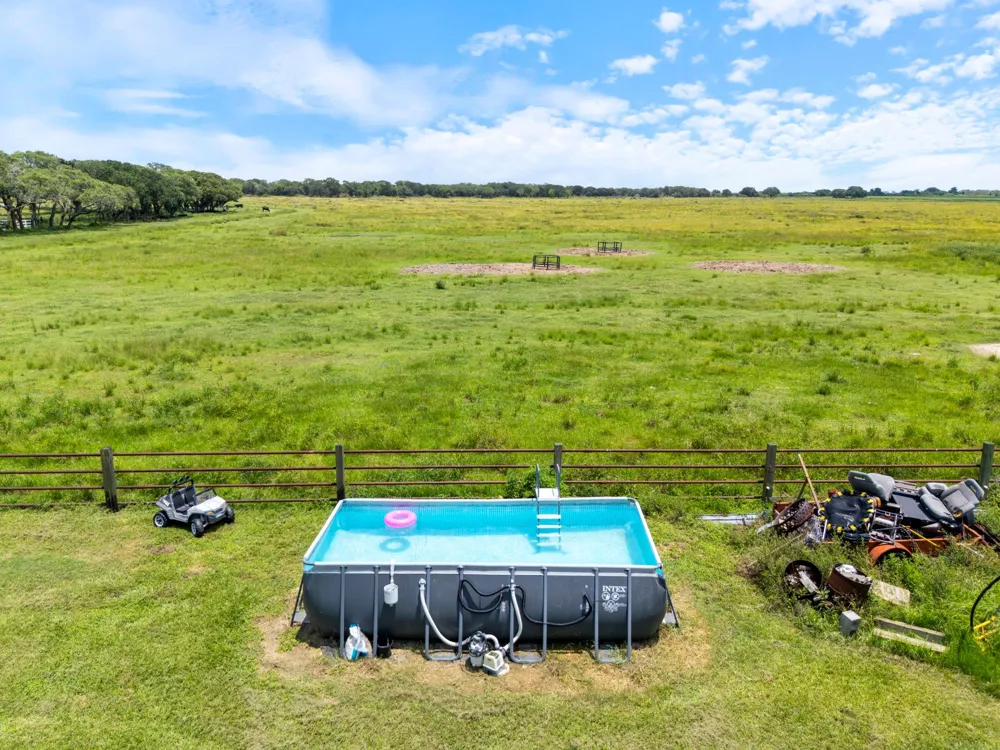 1201 Fm 1862 Blessing, TX 77419