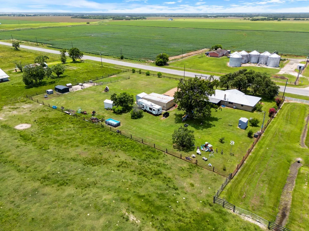 1201 Fm 1862 Blessing, TX 77419