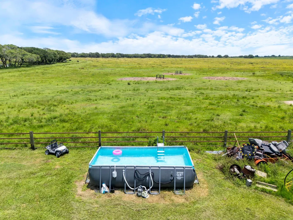 1201 Fm 1862 Blessing, TX 77419