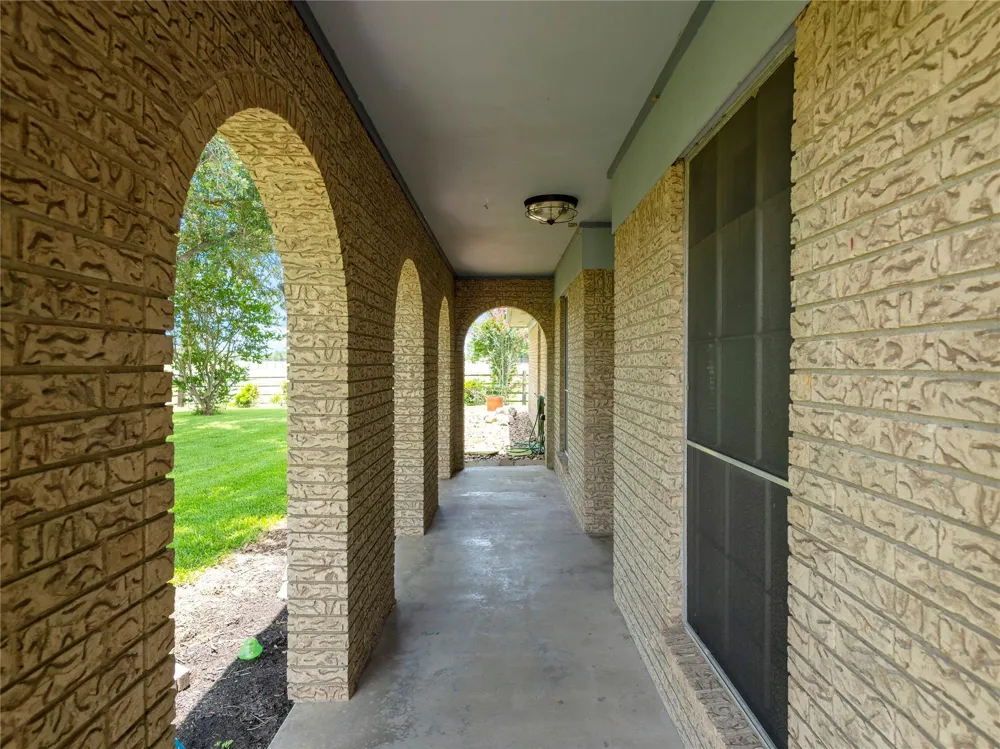 1201 Fm 1862 Blessing, TX 77419