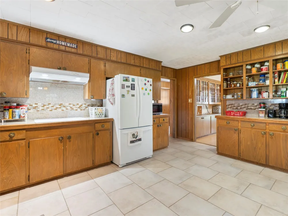 1201 Fm 1862 Blessing, TX 77419