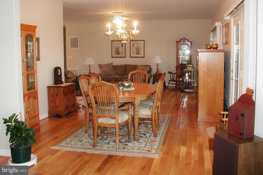 18722 FOUNTAIN TERRACE Hagerstown, MD 21742