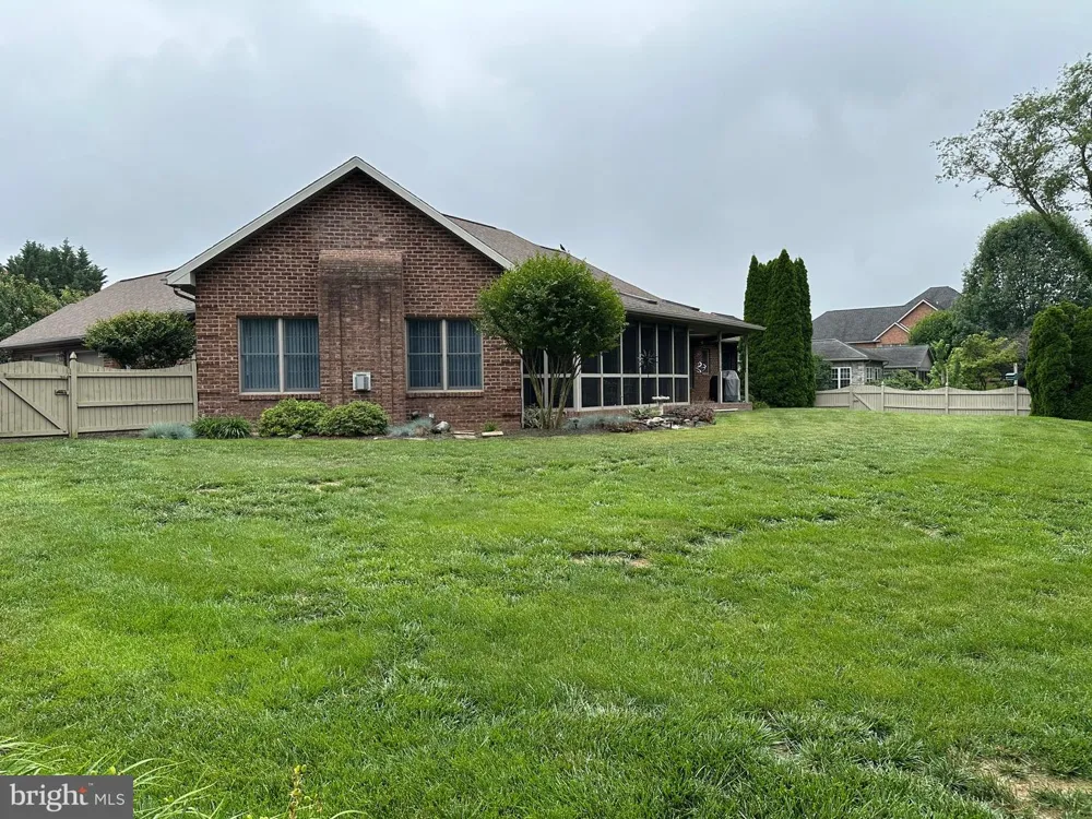 18722 FOUNTAIN TERRACE Hagerstown, MD 21742