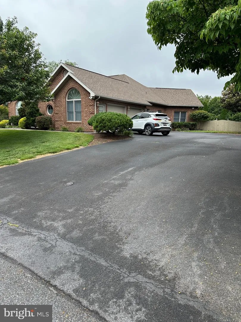 18722 FOUNTAIN TERRACE Hagerstown, MD 21742