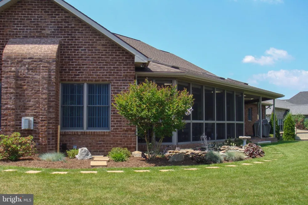 18722 FOUNTAIN TERRACE Hagerstown, MD 21742