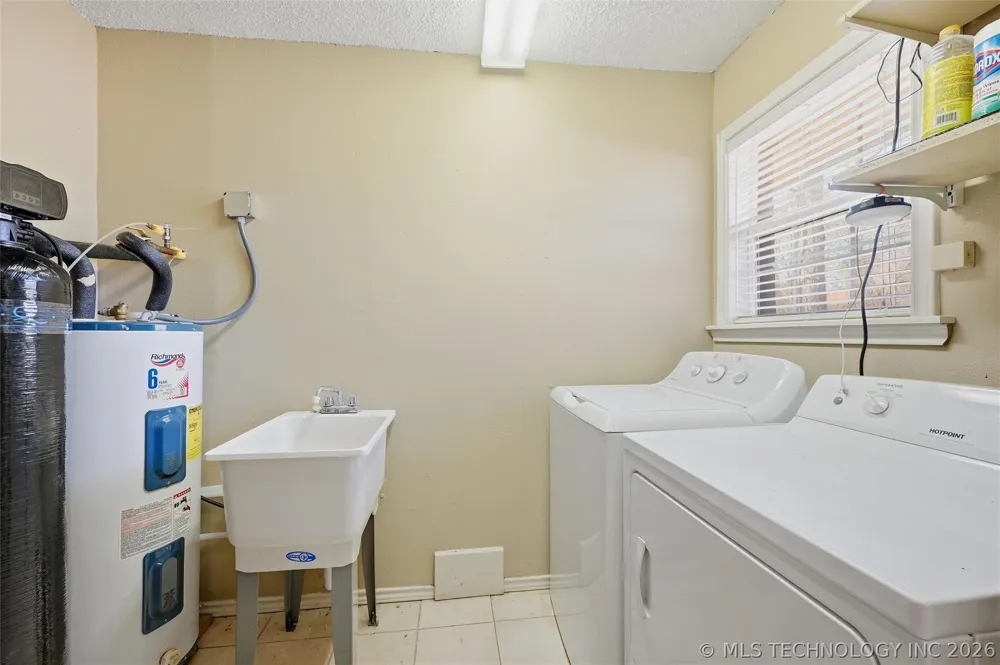 805 Harkey Tishomingo, OK 73460