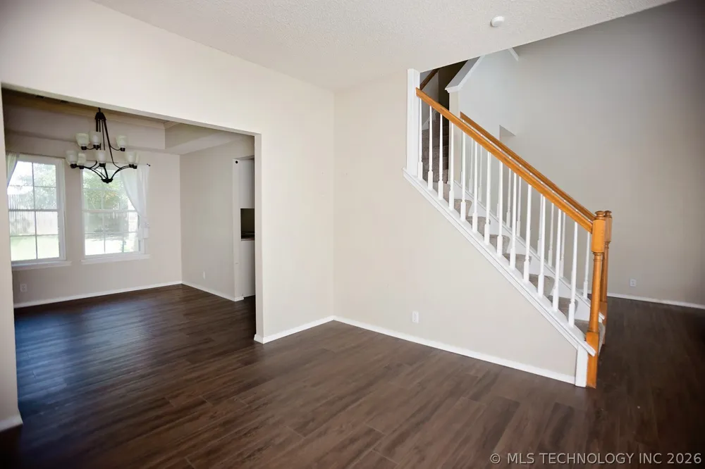 904 Hemlock Avenue Broken Arrow, OK 74012