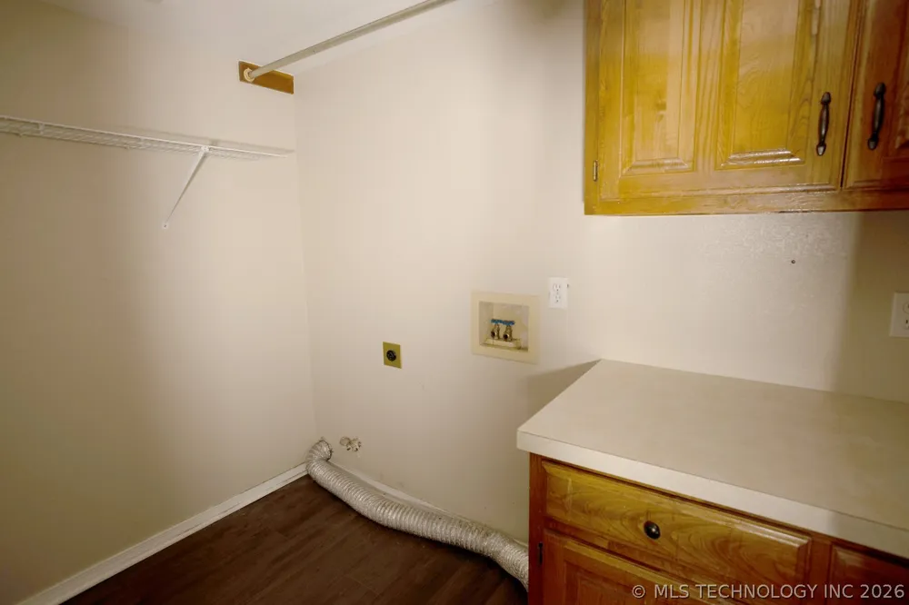 904 Hemlock Avenue Broken Arrow, OK 74012