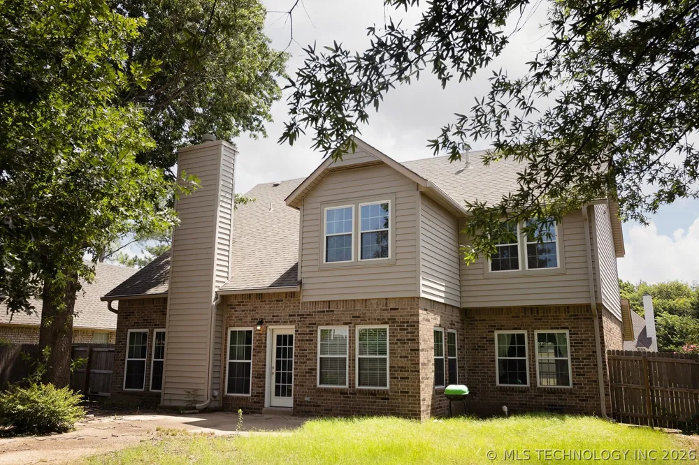 904 Hemlock Avenue Broken Arrow, OK 74012