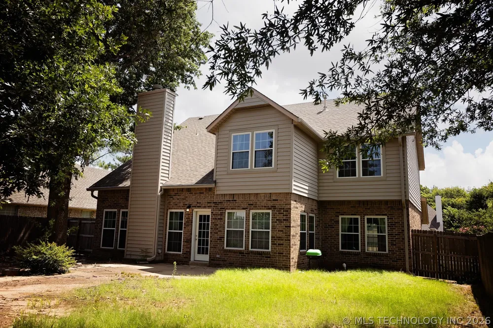 904 Hemlock Avenue Broken Arrow, OK 74012